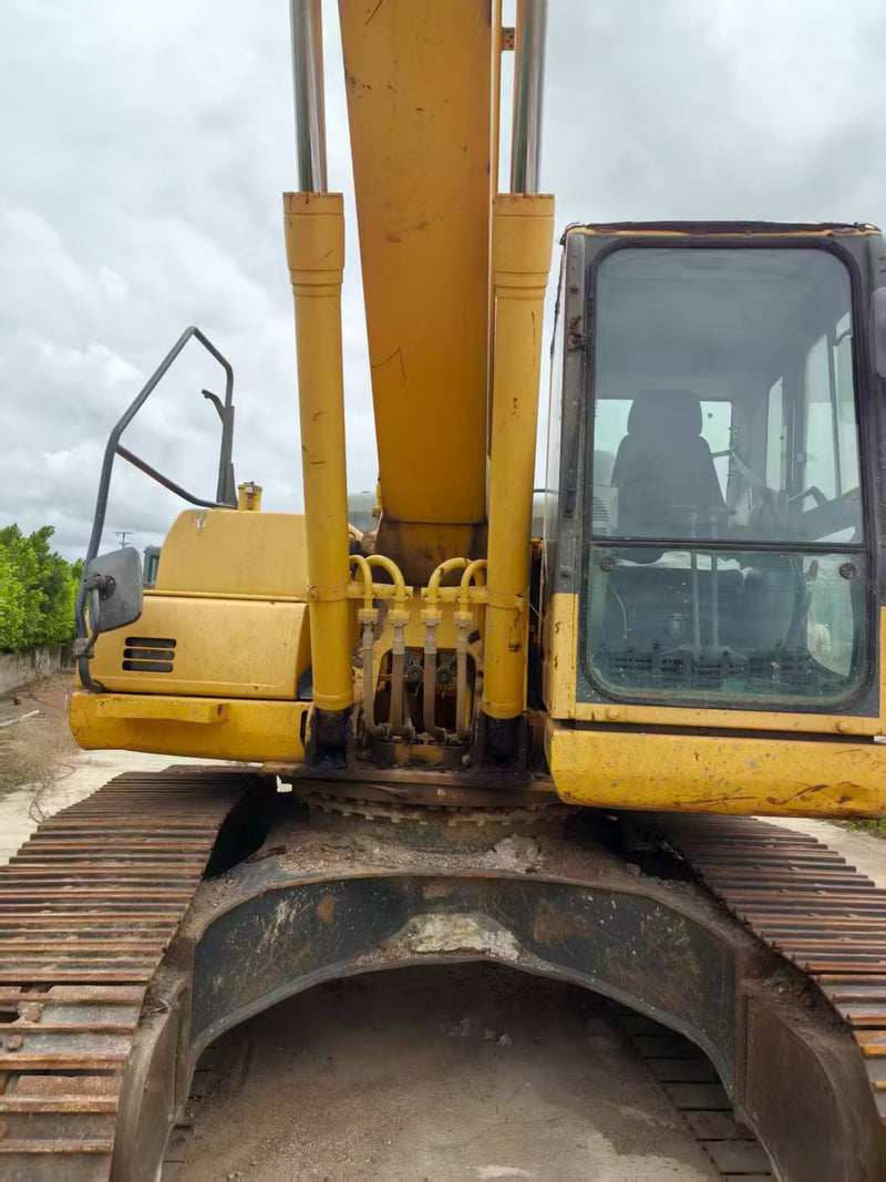 Used Komatsu PC200