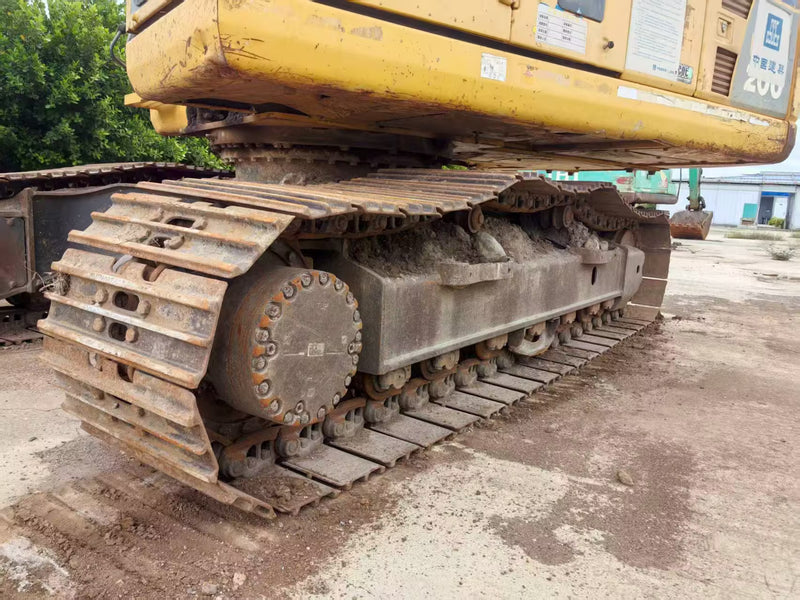 Used Komatsu PC200