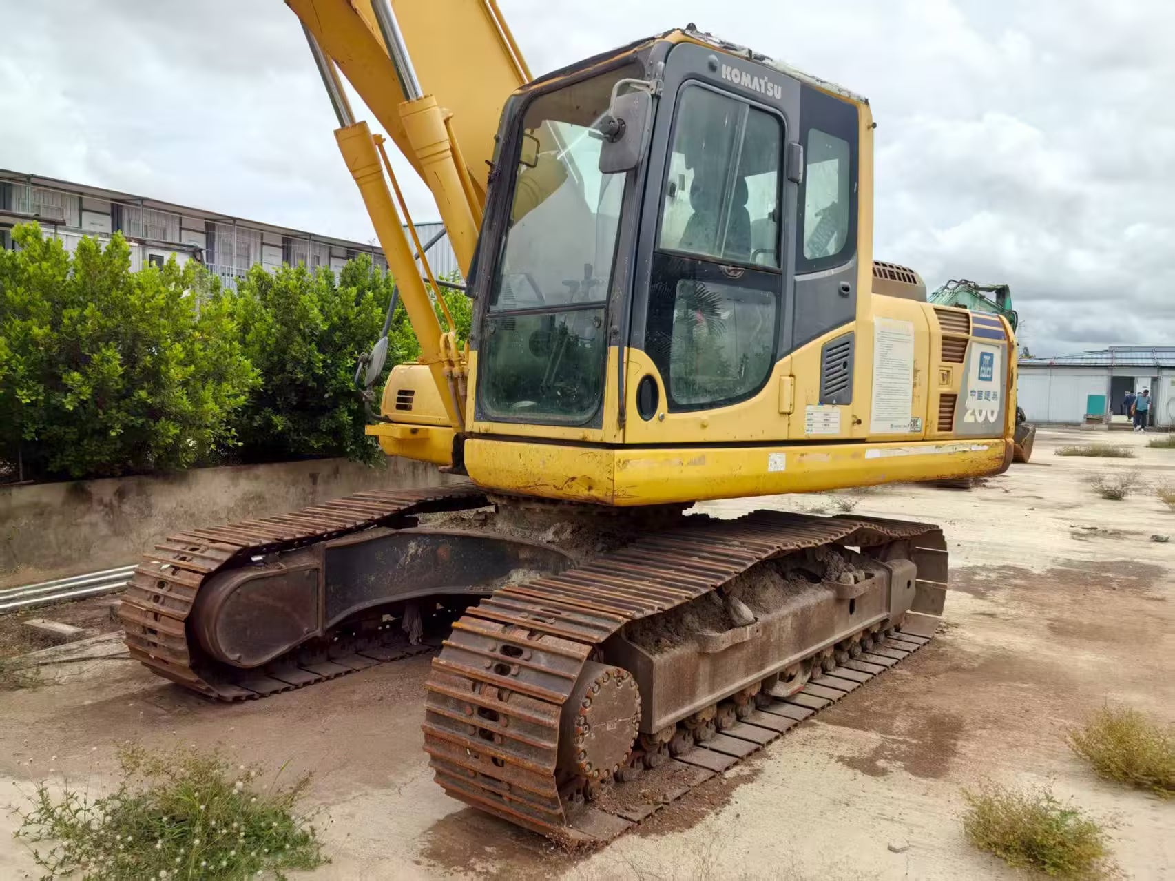 Komatsu PC200-8M0