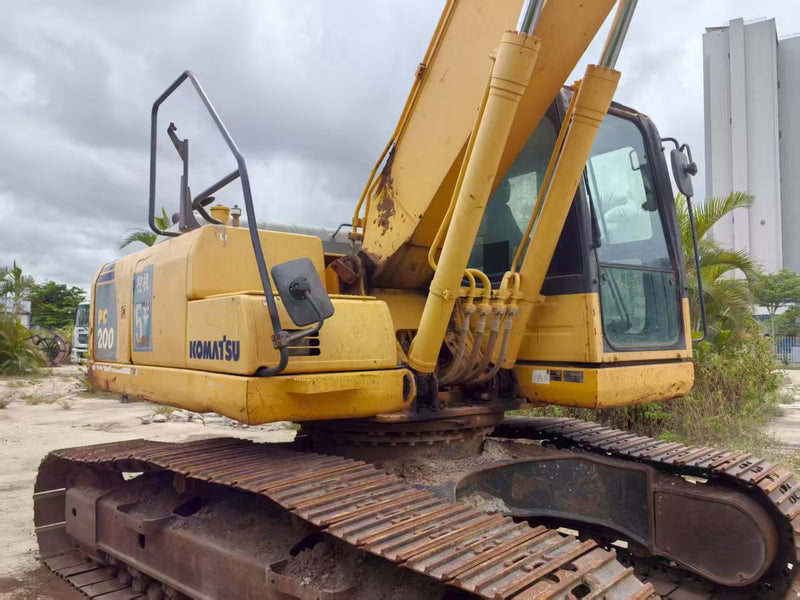 Used Komatsu PC200