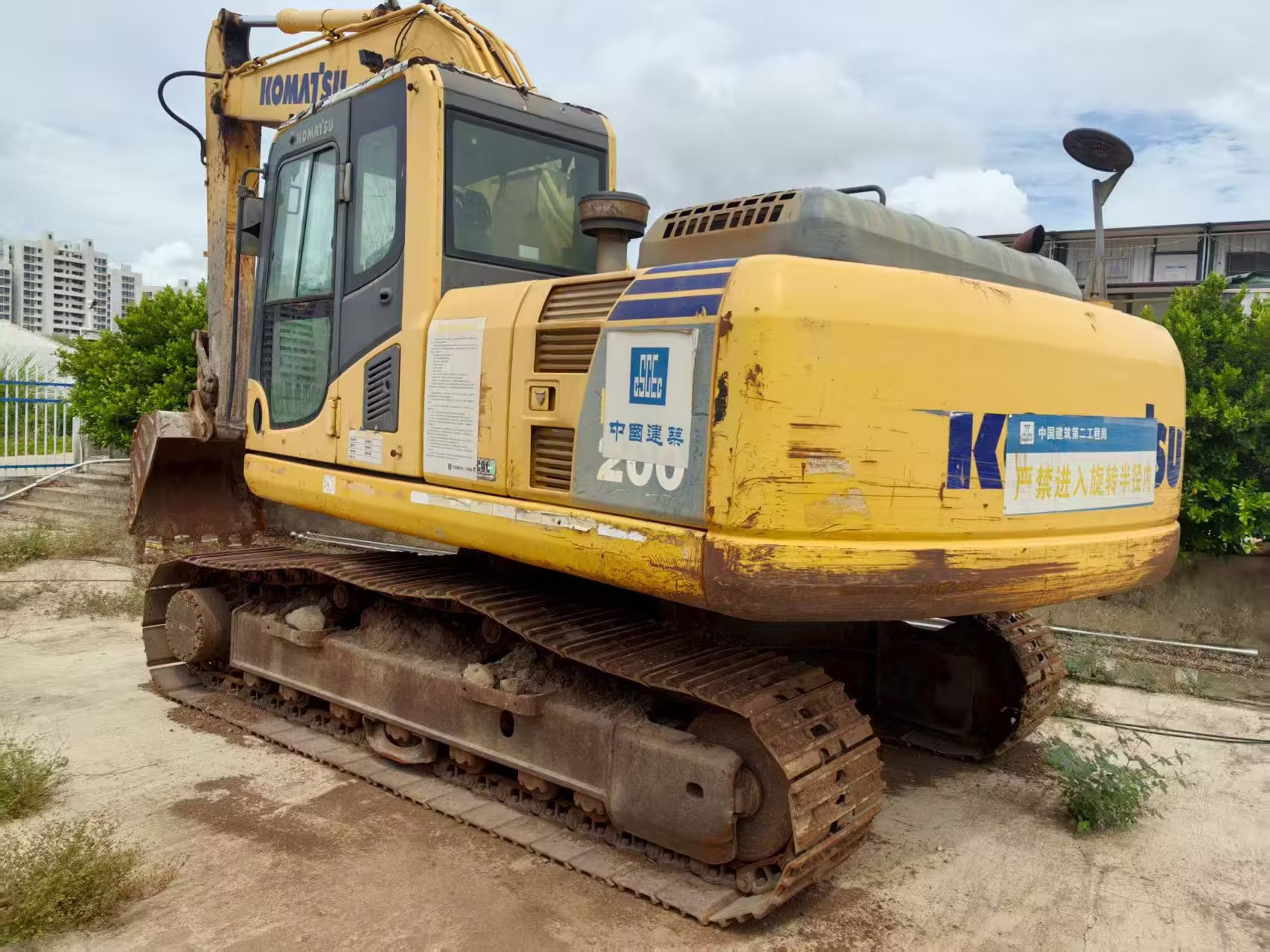 Komatsu PC200-8M0