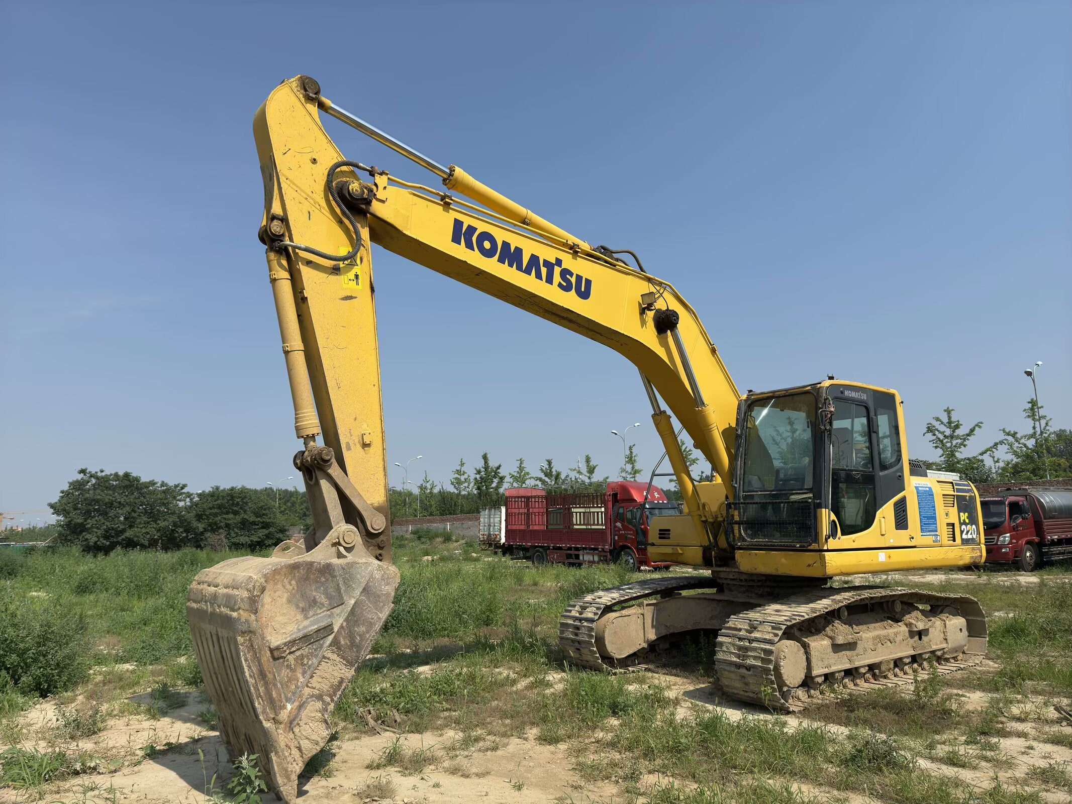 Komatsu PC200-8M0