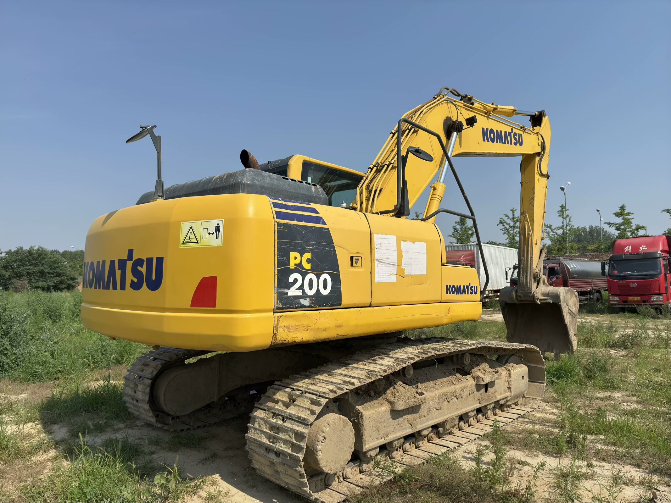 Komatsu PC200-8M0