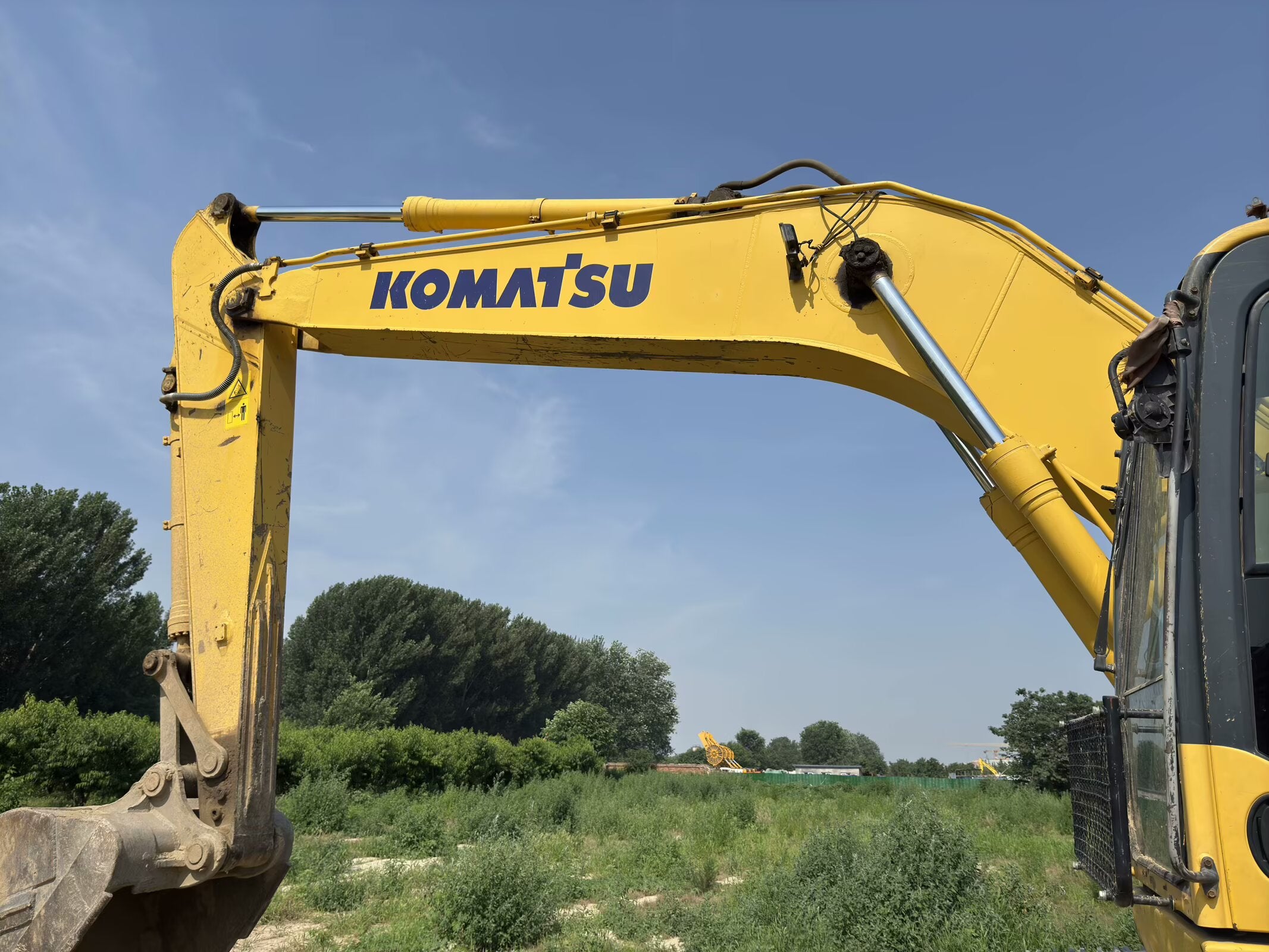 Komatsu PC200-8M0