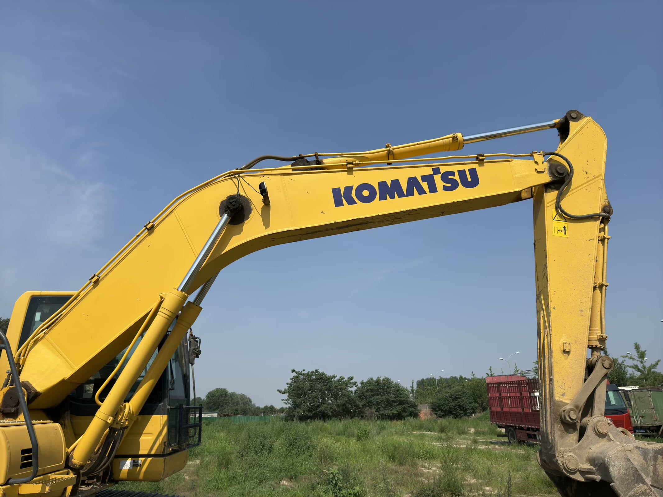 Komatsu PC200-8M0