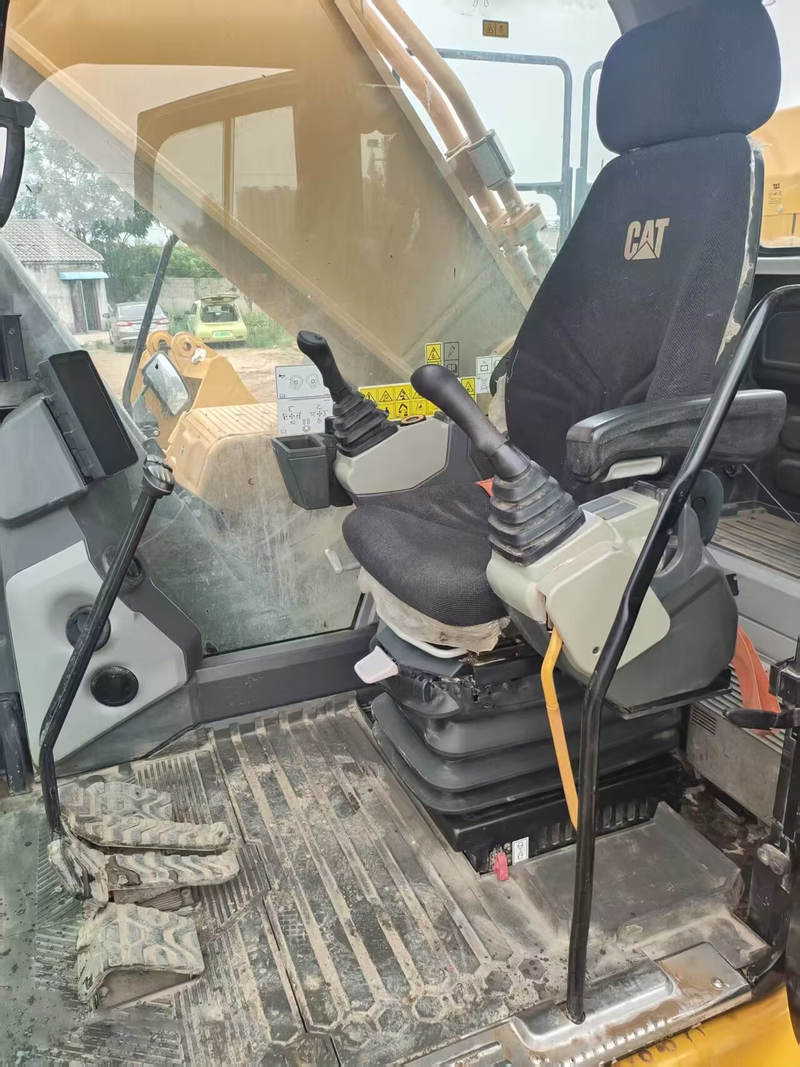 Used Cat 352