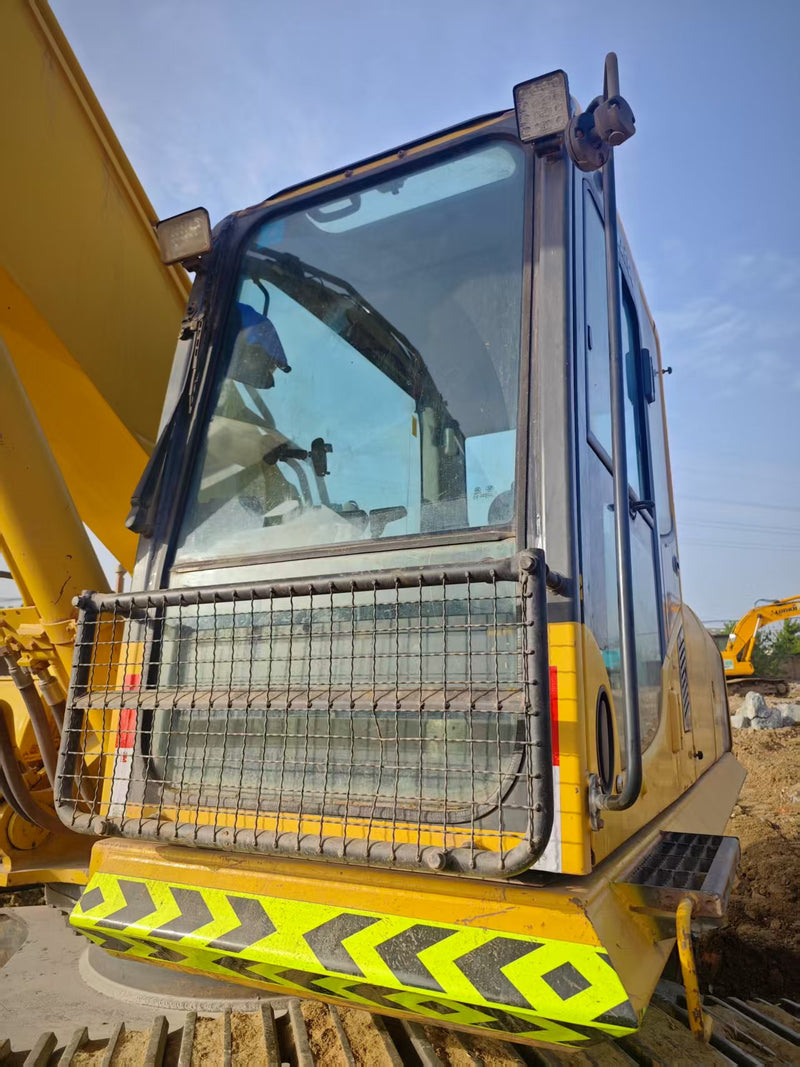 Used Komatsu PC390LC-11