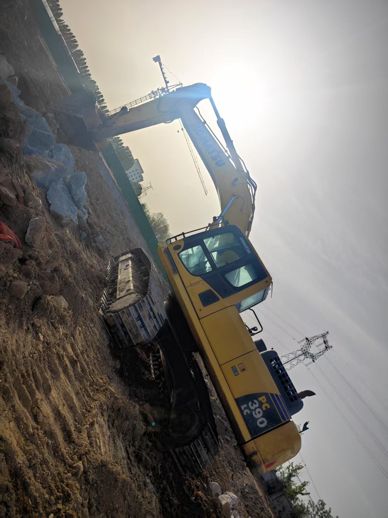 Komatsu PC390LC