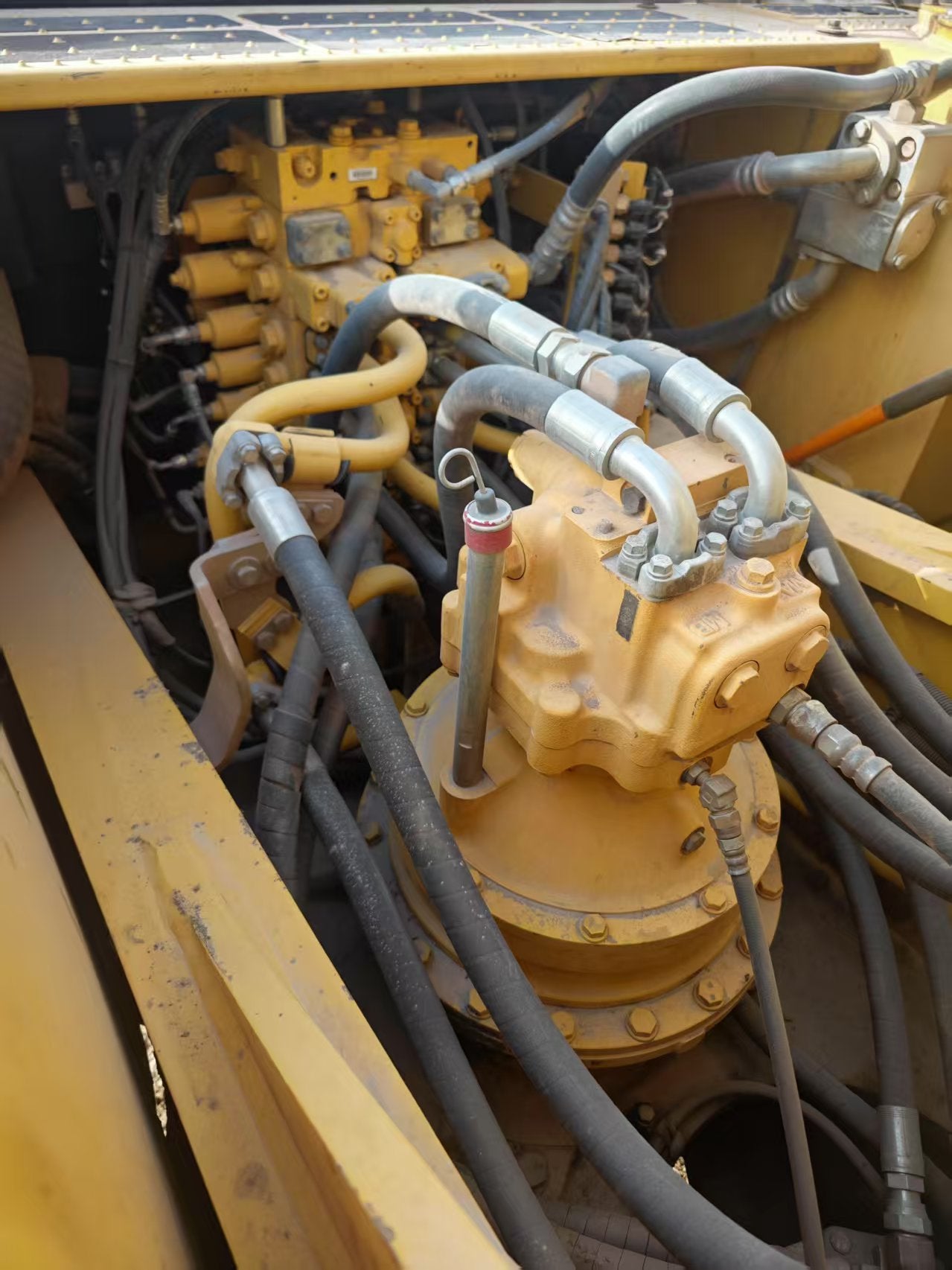 Komatsu PC390LC