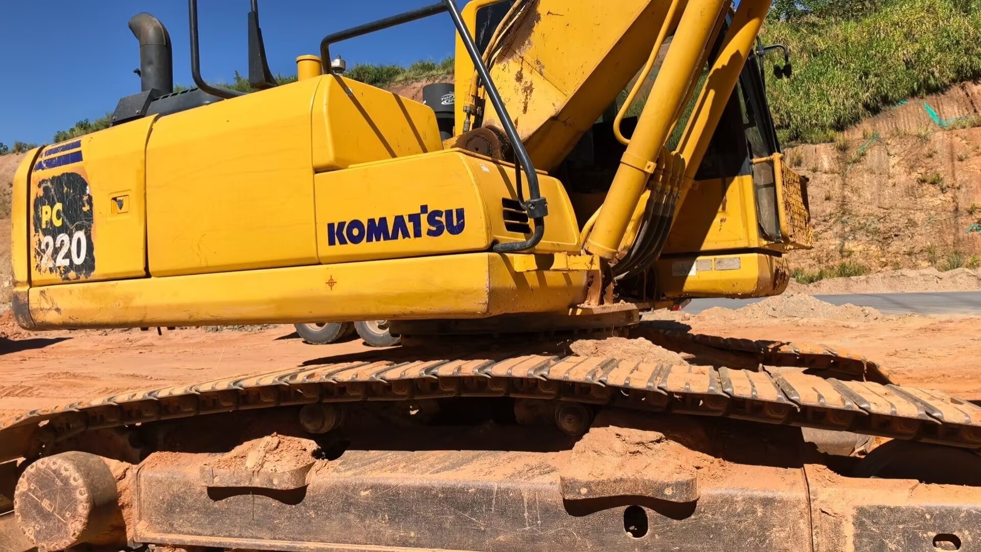 Komatsu PC200-8M0