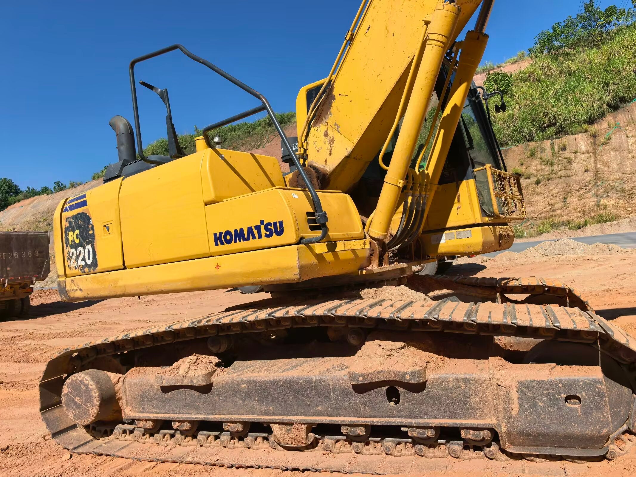 Komatsu PC200-8M0