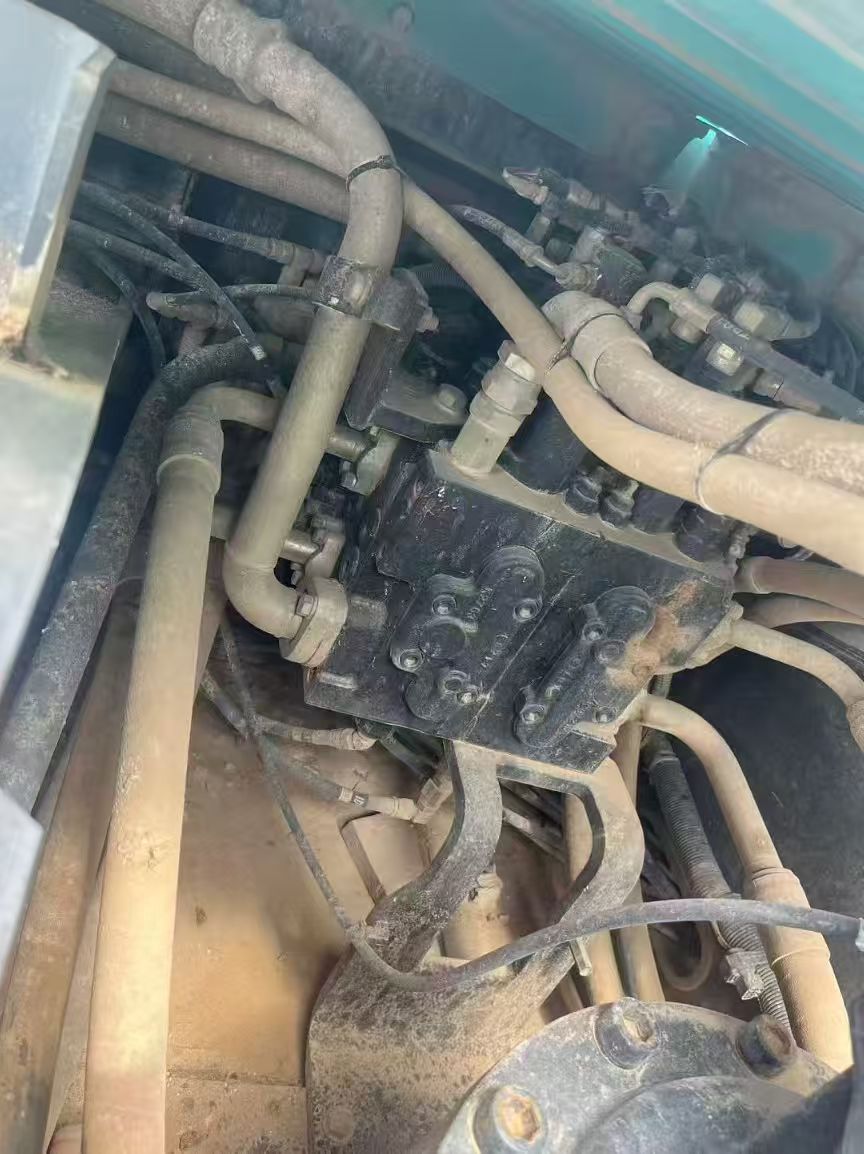 Kobelco 350 excavator