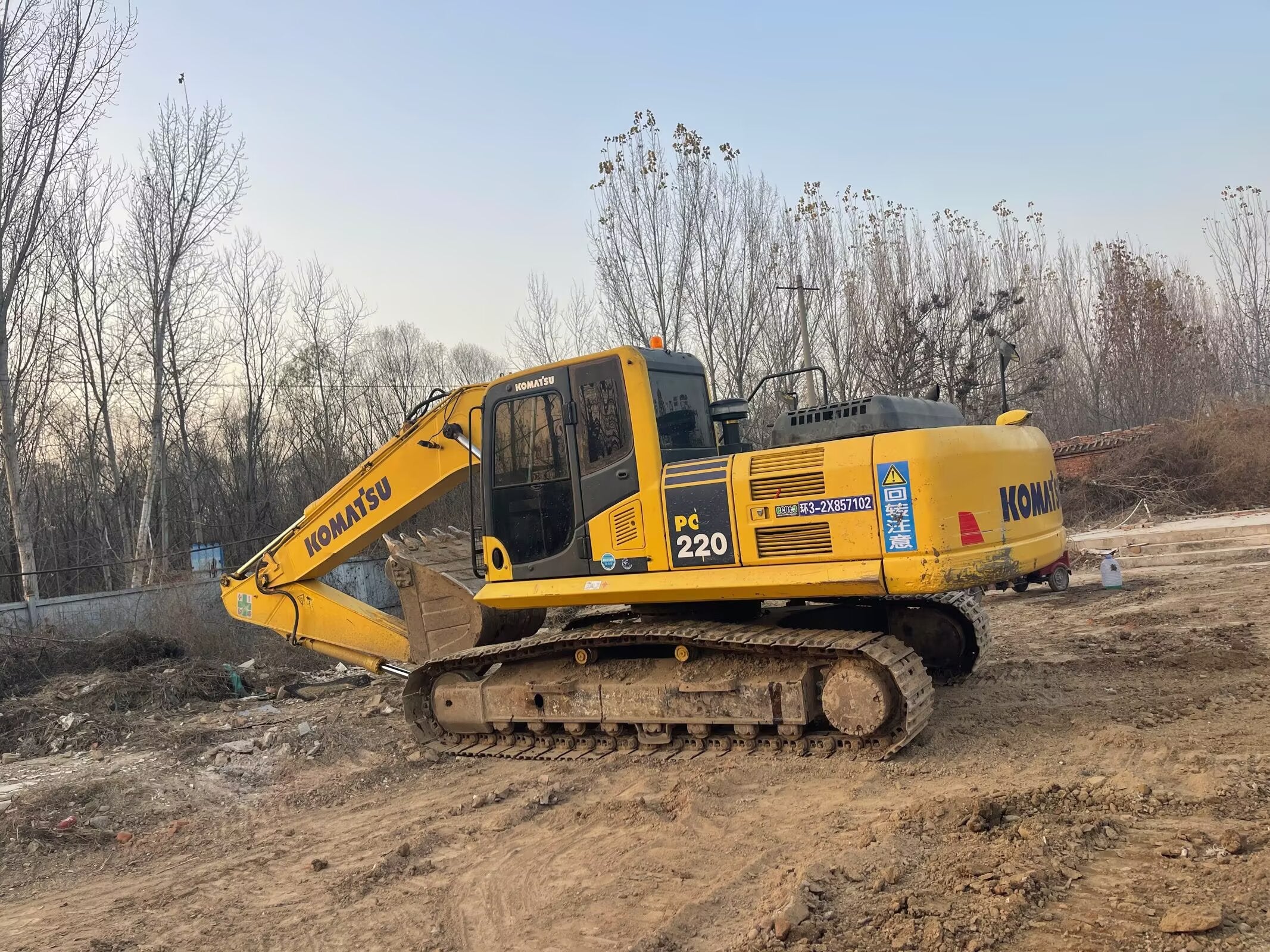 Used Komatsu PC220