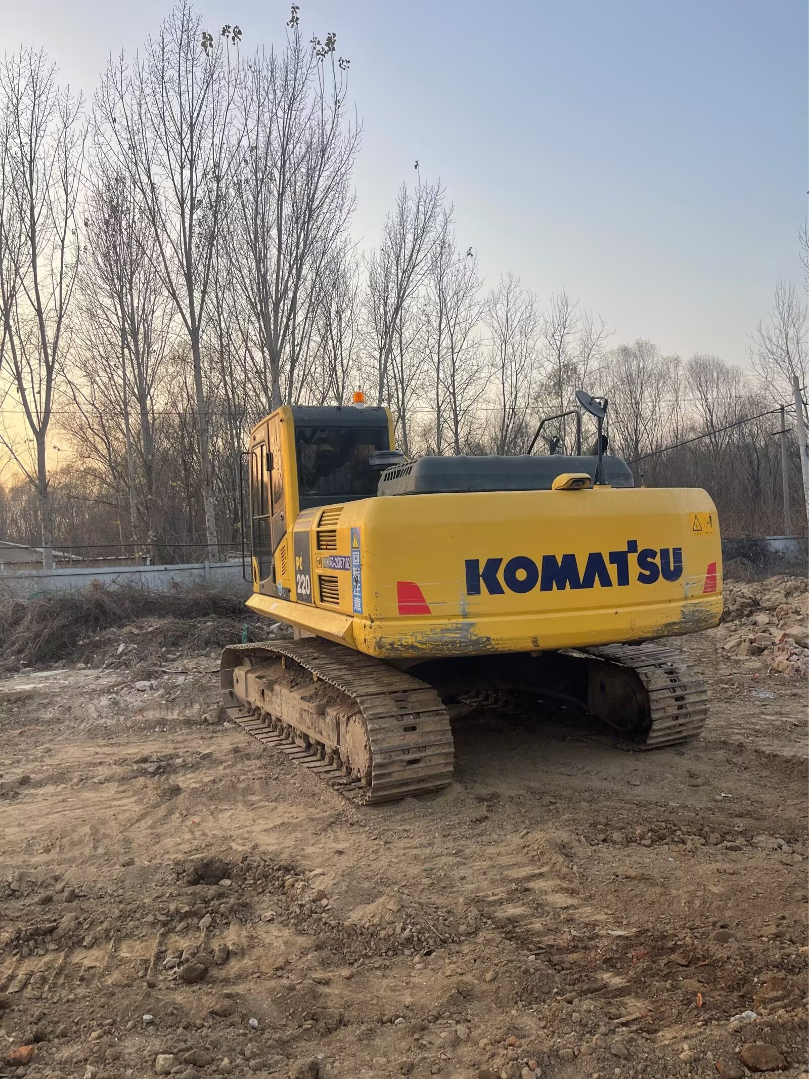 Used Komatsu PC220