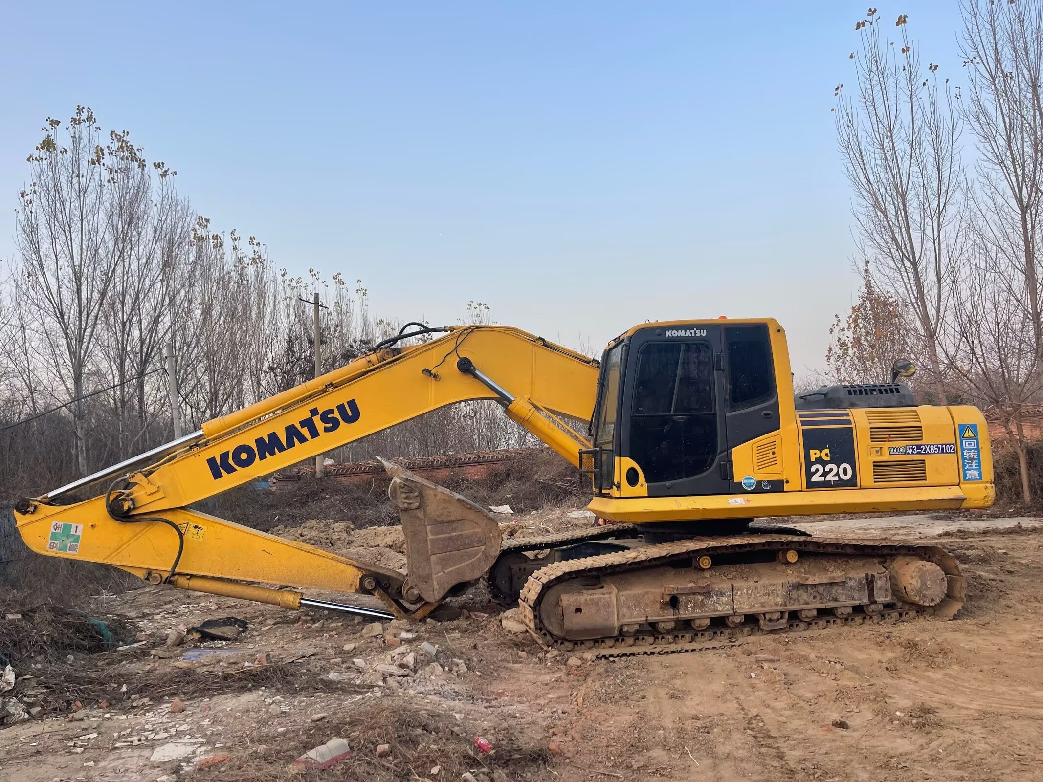 Used Komatsu PC220
