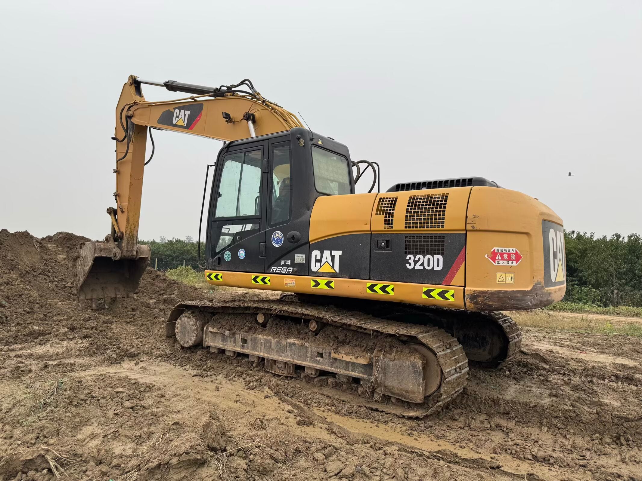 CAT 320D