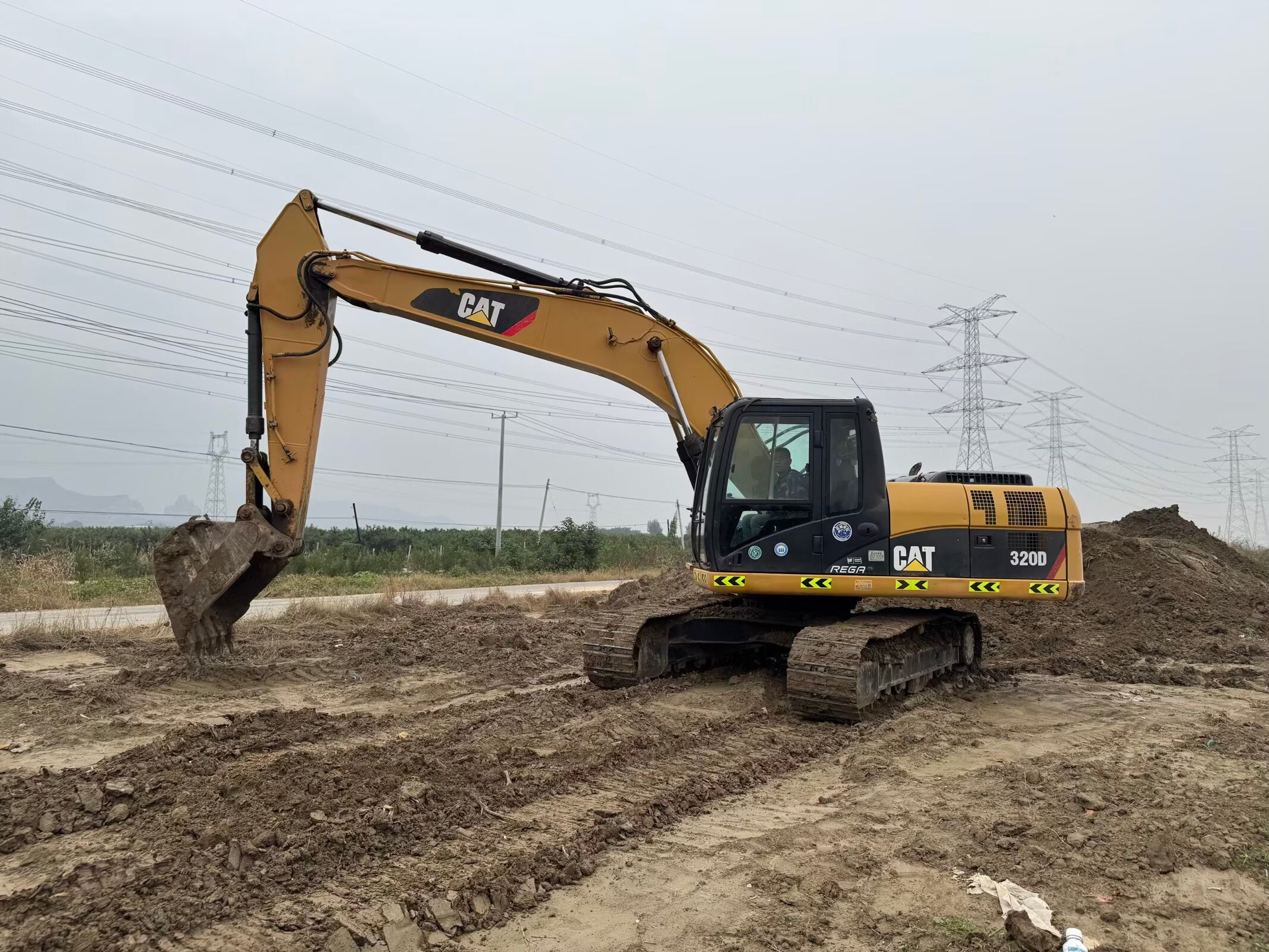 CAT 320D