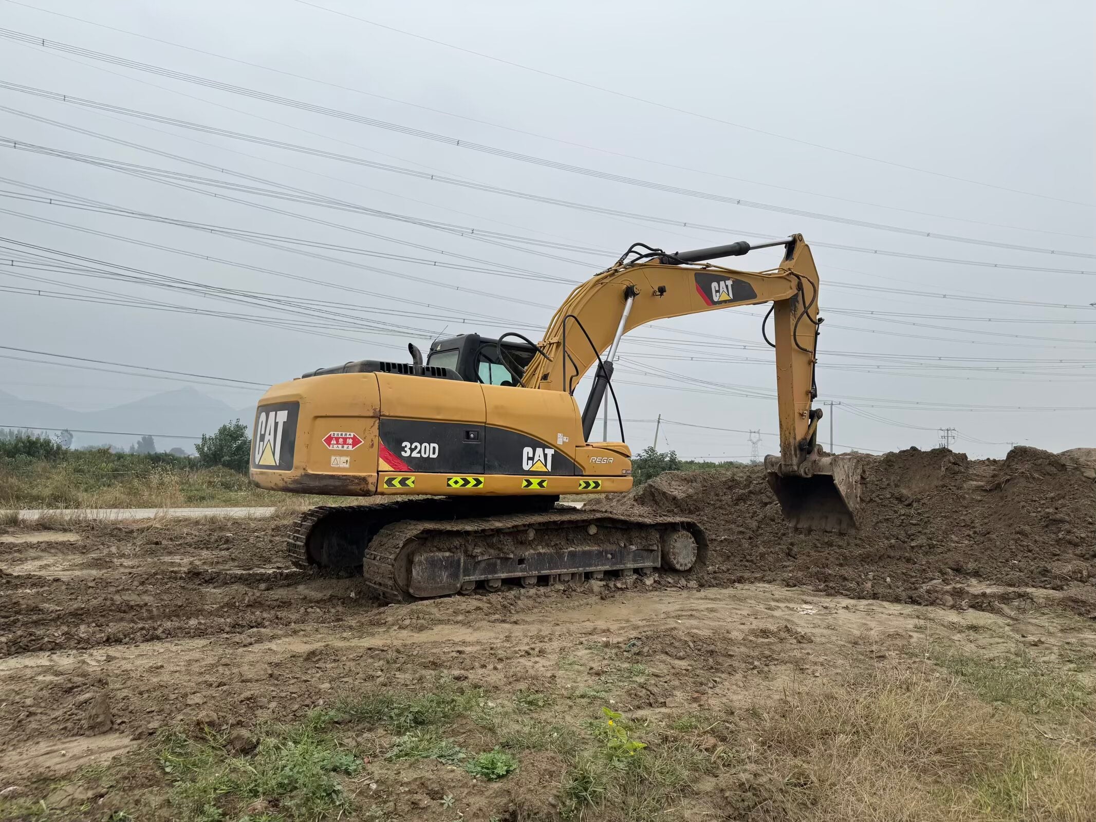 CAT 320D